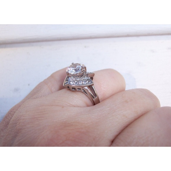 STAINLESS STEEL 2.5 Carat Round Cut Cubic Zirconia Ring - Picture 6 of 13